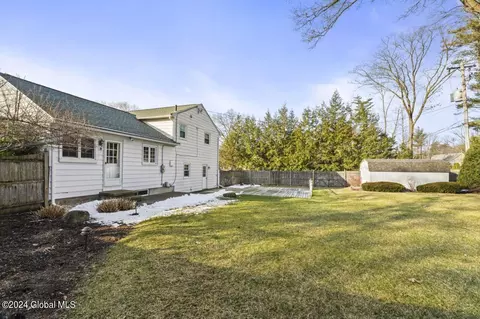 Exterior - 149 Willow Ln, Glenville, NY 12302 photo 10 of 16