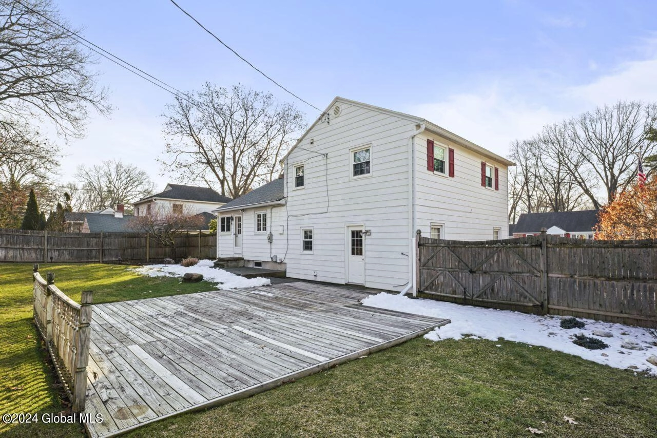 Exterior - 149 Willow Ln, Glenville, NY 12302 photo 12 of 16