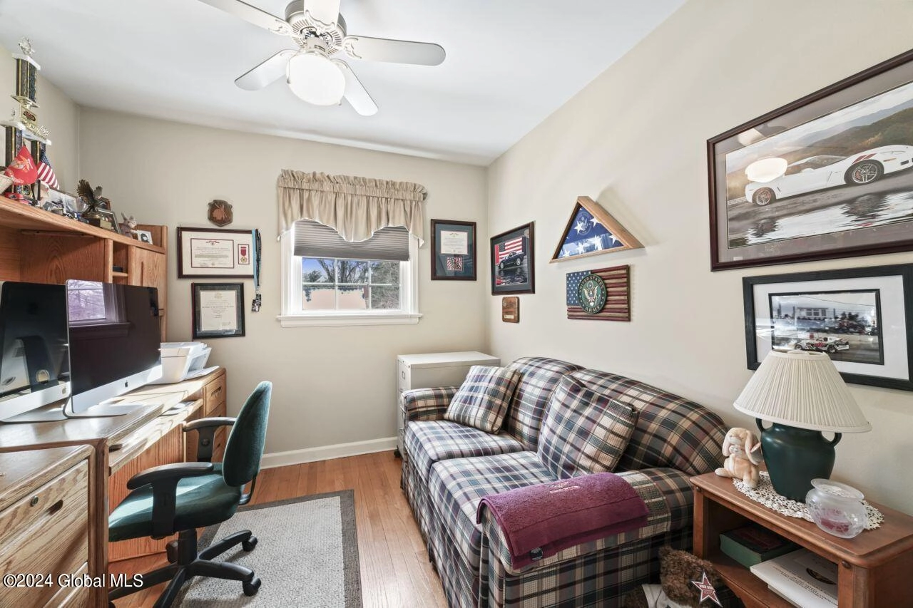 Bedroom - 149 Willow Ln, Glenville, NY 12302 photo 2 of 4