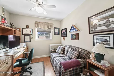 Bedroom - 149 Willow Ln, Glenville, NY 12302 photo 2 of 4