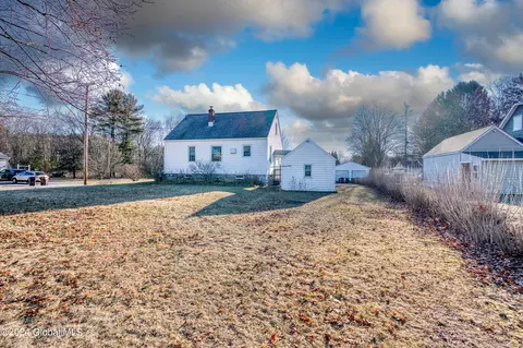 Exterior - 2 David Dr, Glenville, NY 12302 photo 4 of 7