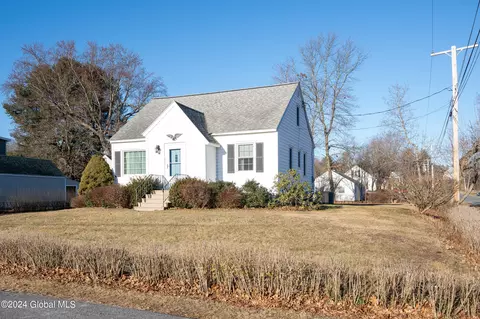 Exterior - 2 David Dr, Glenville, NY 12302 photo 3 of 7