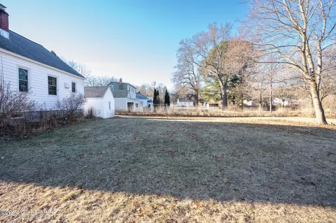 Exterior - 2 David Dr, Glenville, NY 12302 photo 5 of 7