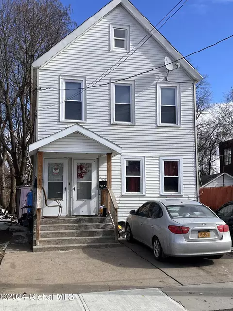 1021-1023 Congress St, Schenectady, NY 12303