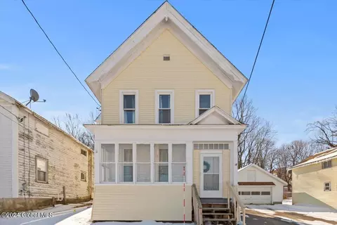 116 Hoosac St, Johnstown, NY 12095