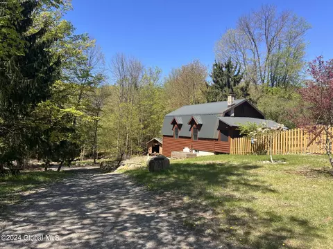 37 Taylor Woods Rd, Fort Ann, NY 12827