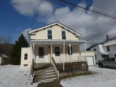17-19 School St, Whitehall, NY 12887
