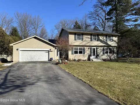 37 Velina Dr, Burnt Hills, NY 12027