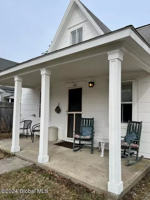 Exterior - 109 E Main St, Cambridge, NY 12816 photo 2 of 7