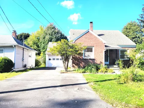43 Hudson Ave, Albany, NY 12205