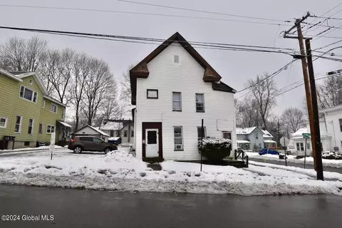 108 Washington St, Gloversville, NY 12078