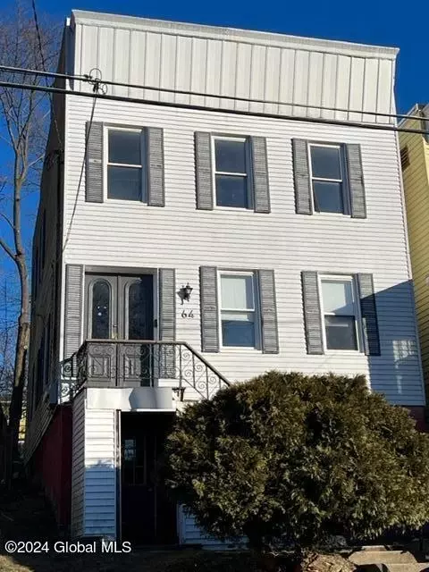 64 Elm St, Rensselaer, NY 12144