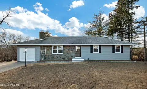 6231 Hawes Rd, Altamont, NY 12009