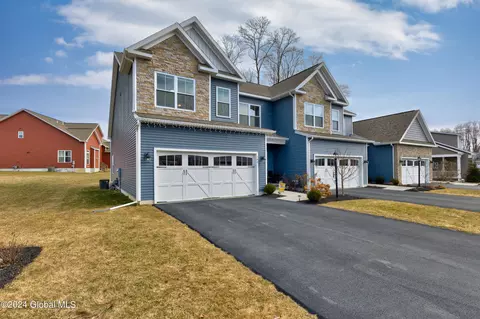 14 Macoun Dr # A, Clifton Park, NY 12065