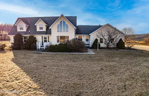 611 Johnsonville Rd, Pittstown, NY 12094