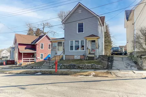 106 Yale St, Gloversville, NY 12078