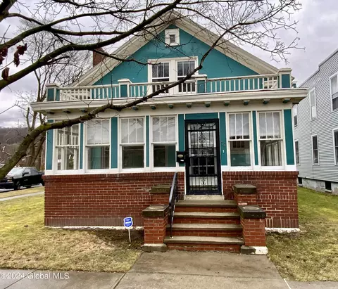 72 7th Ave, Troy, NY 12180