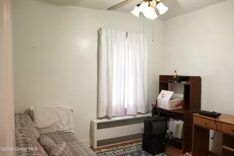 Bedroom - 231 Fifteenth St, Schenectady, NY 12306 photo 4 of 11