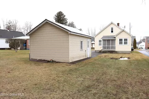Exterior - 231 Fifteenth St, Schenectady, NY 12306 photo 7 of 12