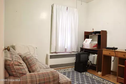 Bedroom - 231 Fifteenth St, Schenectady, NY 12306 photo 5 of 11