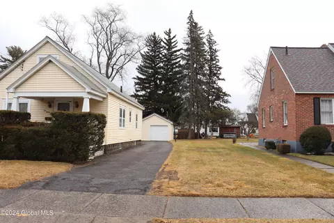 Exterior - 231 Fifteenth St, Schenectady, NY 12306 photo 11 of 12