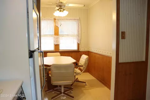 Dining - 231 Fifteenth St, Schenectady, NY 12306 photo 3 of 3