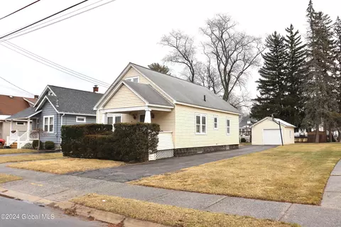 Exterior - 231 Fifteenth St, Schenectady, NY 12306 photo 2 of 12