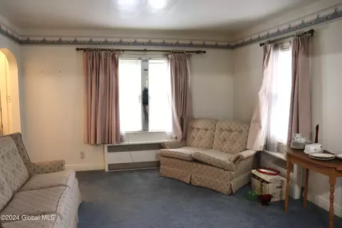 Bedroom - 231 Fifteenth St, Schenectady, NY 12306 photo 1 of 11