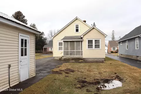 Exterior - 231 Fifteenth St, Schenectady, NY 12306 photo 8 of 12