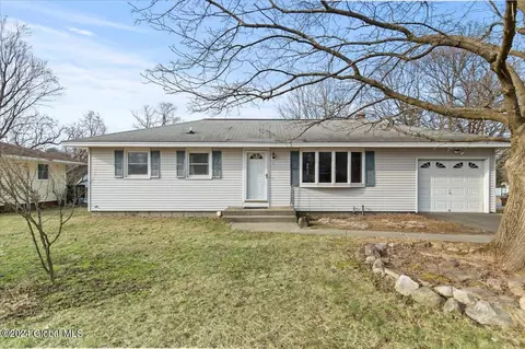 1 Dale St, Voorheesville, NY 12186