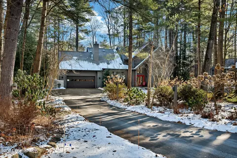 7 Birch Hill Ct, Ballston Lake, NY 12019