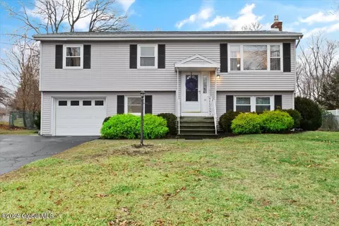 10 Marco Polo Dr, Latham, NY 12110
