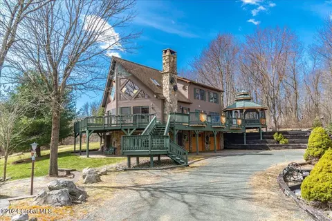2 Michele, Troy, NY 12180