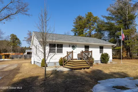 64 Burch Rd, Queensbury, NY 12804