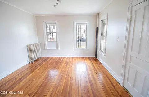 18 Brown St, Schenectady, NY 12304 photo 7