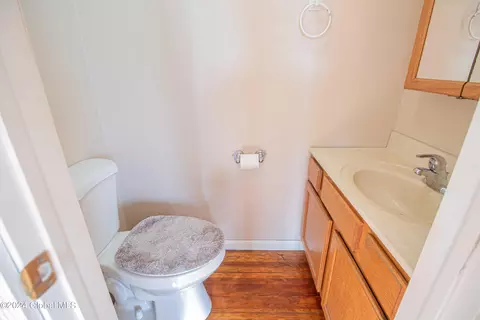 18 Brown St, Schenectady, NY 12304 photo 9