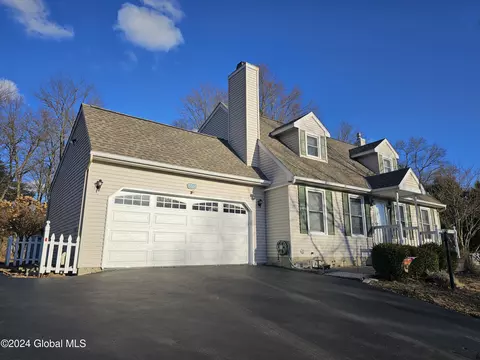 6606 Van Zandt Dr, Valatie, NY 12184