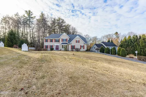 6 Rainbow Dr, Latham, NY 12110