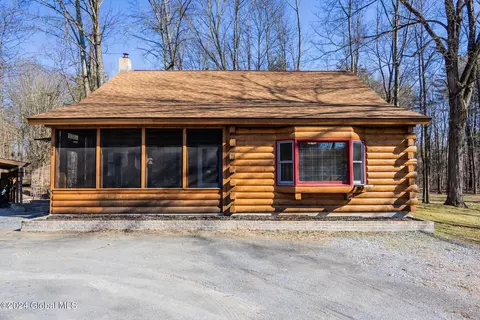 248 Fort Edward Rd, Moreau, NY 12828