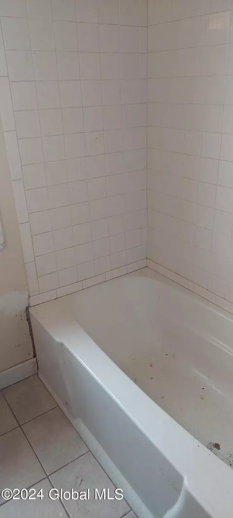 Bath - 1306 Palma Ave, Schenectady, NY 12306 photo 2 of 3
