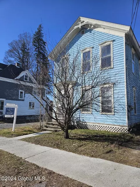 65 3rd Ave, Gloversville, NY 12078