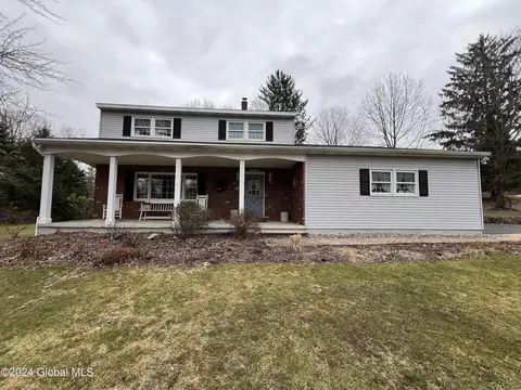 3 Miller Rd, Rensselaer, NY 12144
