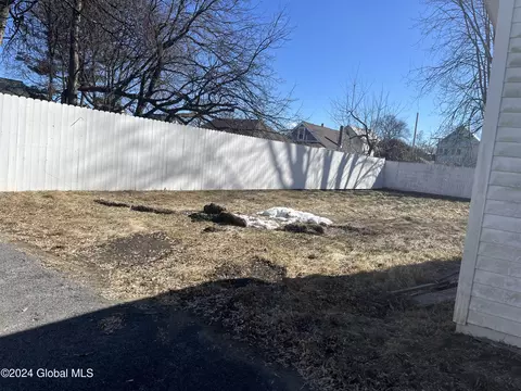 Exterior - 1334 7th Ave, Schenectady, NY 12303 photo 7 of 7