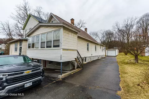 100 Lawrence St, Rensselaer, NY 12144