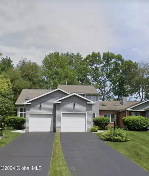9 Stonegate Ct, Albany, NY 12205