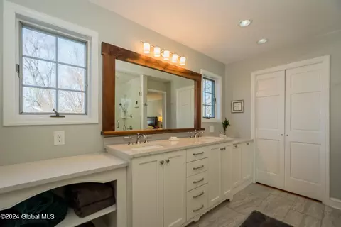 Bath - 1341 Partridge Dr, Castleton On Hudson, NY 12033 photo 2 of 10