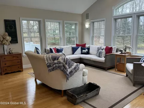 Living - 1341 Partridge Dr, Castleton On Hudson, NY 12033 photo 12 of 17