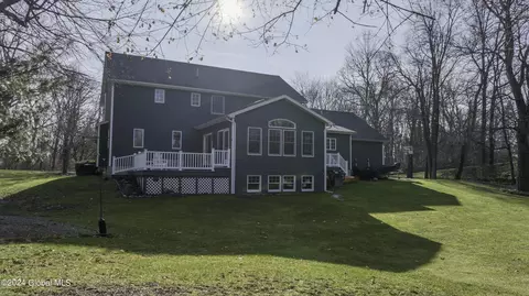 Exterior - 1341 Partridge Dr, Castleton On Hudson, NY 12033 photo 17 of 25