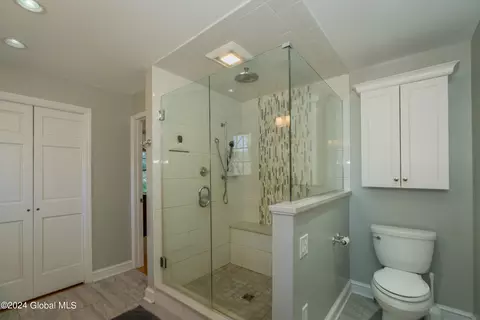 Bath - 1341 Partridge Dr, Castleton On Hudson, NY 12033 photo 1 of 10