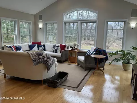 Living - 1341 Partridge Dr, Castleton On Hudson, NY 12033 photo 15 of 17